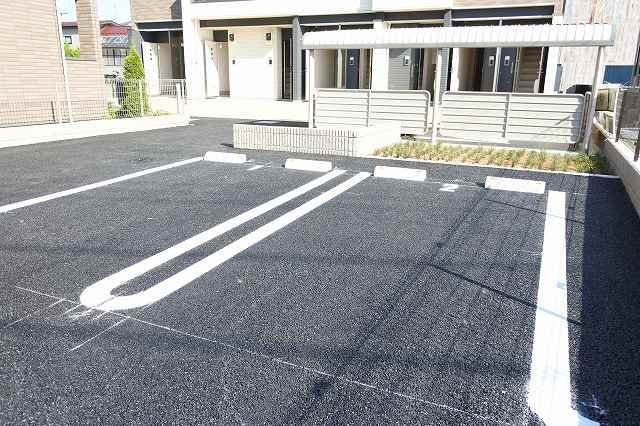 プリムローズⅡの駐車場|カースペースがあります
