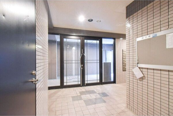 グランシャリオ名駅南のロビー