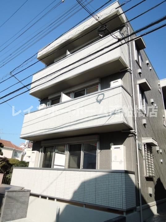 ルーブルの外観