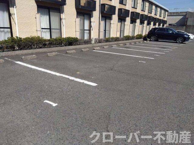 レオパレス富士見の駐車場