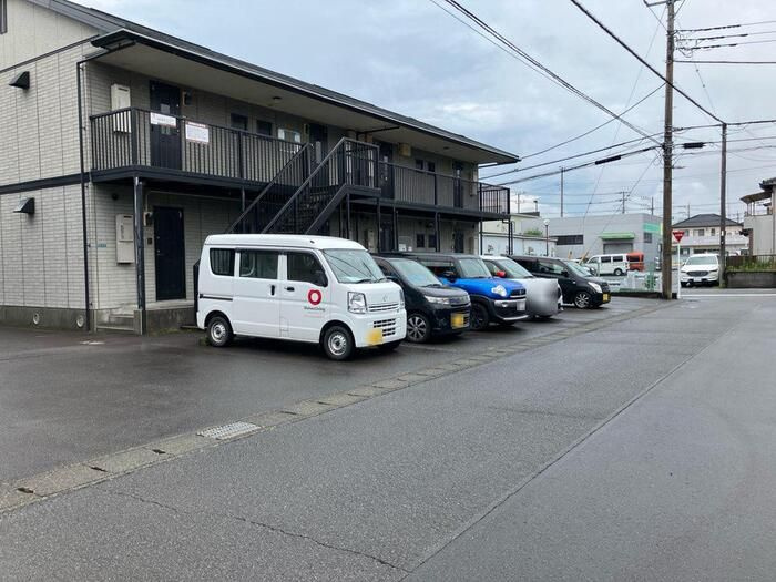 サンライズ　Ａの駐車場