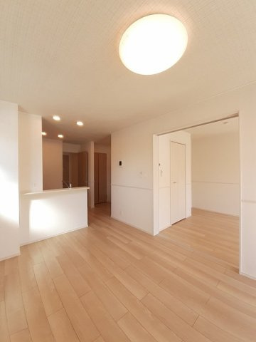 ステラ　シャープの居間・リビング|こちらの居間で趣味の時間をお楽しみください