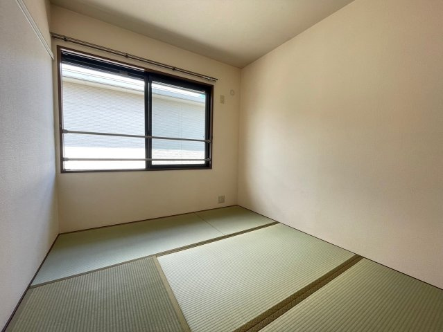 メロディーハイツ A棟の和室