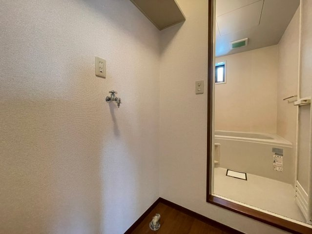 メロディーハイツ A棟の独立洗面台