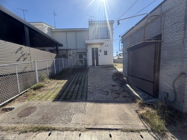 神戸市西区上新地1丁目戸建の駐車場