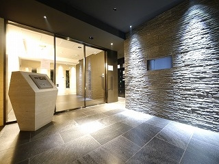 ライジングプレイス川崎のエントランス