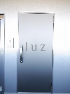 ライジングプレイス川崎の玄関
