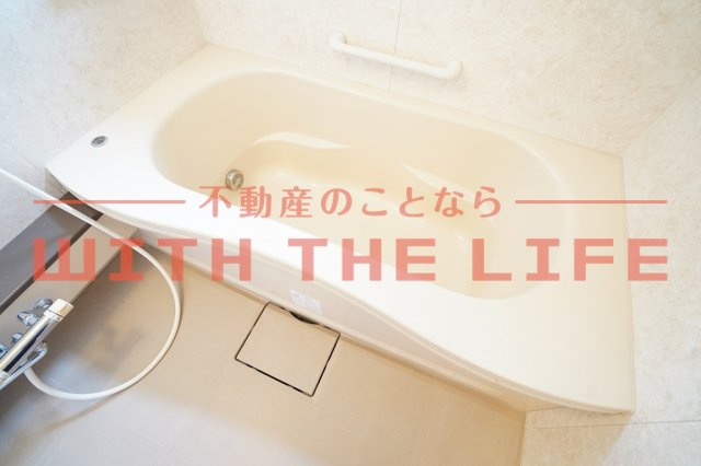 ヴィルヌーブ壱番館【キャッシュバック対象物件】の浴室|落ち着いた空間のお風呂です