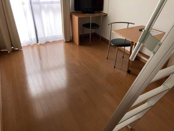 川崎市多摩区菅３丁目のアパートの居間・リビング
