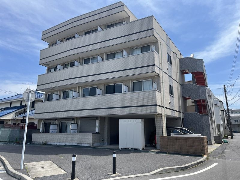 リトルズ市川の外観