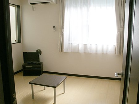 レオネクスト六番館の居間・リビング|使いやすい居間です
