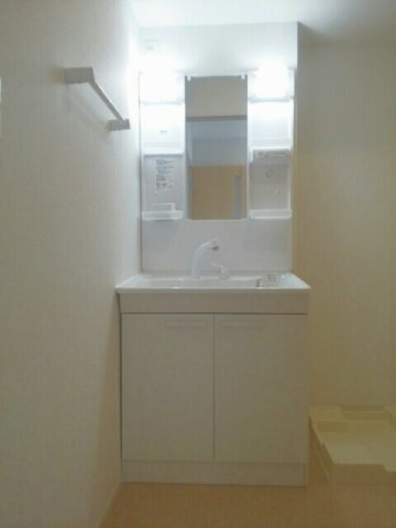 ネオインプレスの洗面所|脱衣スペースもあります