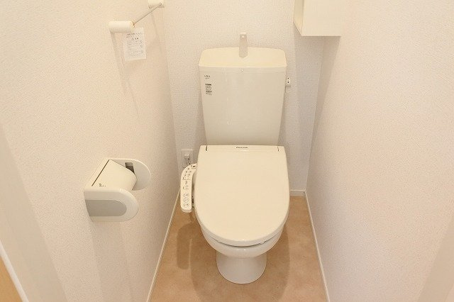 プリムローズⅡのトイレ|ゆったりとした空間のトイレです