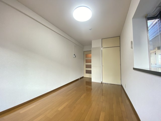 煉瓦館6の居間・リビング|こちらのリビングで趣味の時間をお楽しみください