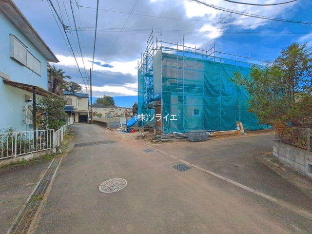 所沢市山口19期　全3棟　築戸建　ハートフルタウンの前面道路含む現地写真