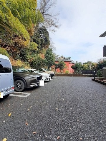 グリーンプレイスの駐車場|駐車場に車を止められます