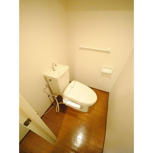グランヴィ新大阪のトイレ|ゆったりとした空間のトイレです