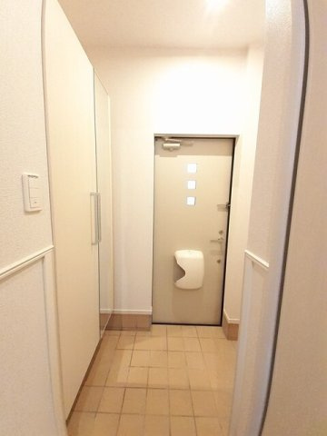 ポミエ　グランの玄関|落ち着いた玄関です
