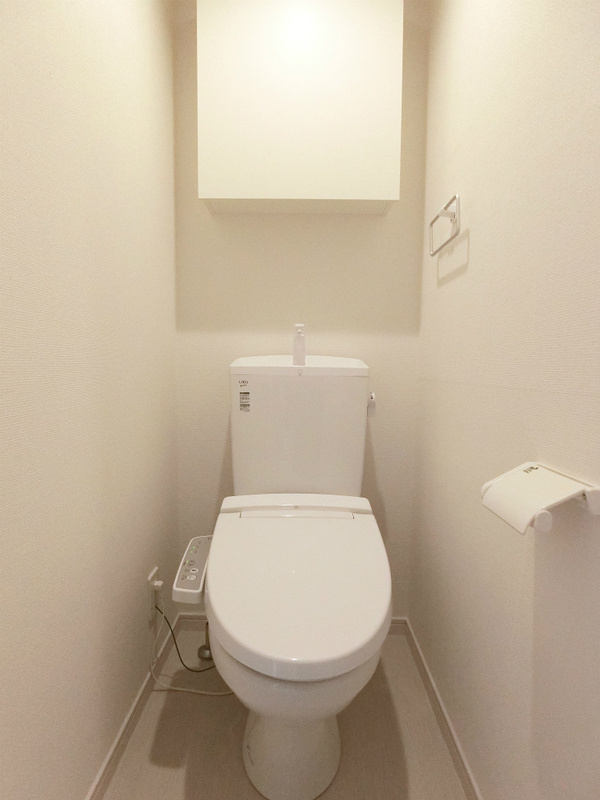 リブリ・サン湘南のトイレ|落ち着いた色調のトイレです