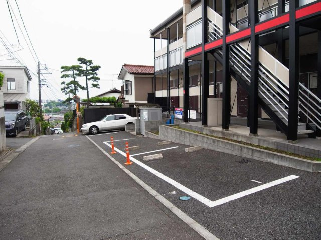 レオパレスサンスーシー白旗のその他