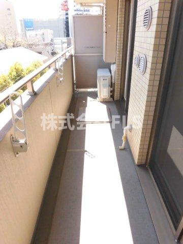 新宿区西新宿４丁目の賃貸マンションのバルコニー