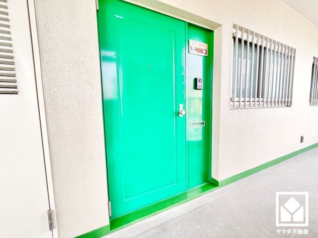 伊丹グリーンハイツの玄関