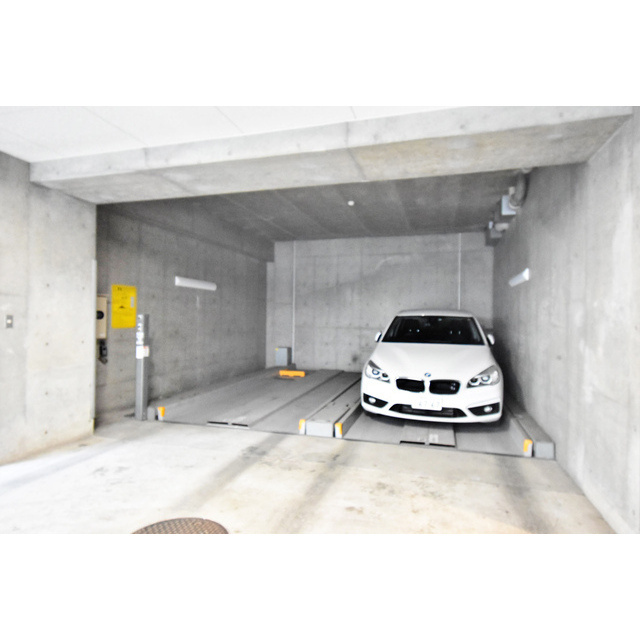 ルクレ堺筋本町レジデンスの駐車場|駐車場に車を止められます
