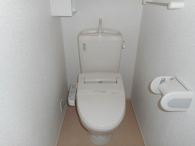 ブルック　フォンのトイレ|落ち着いた色調のトイレです
