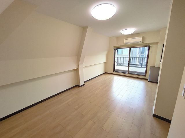 アリア三軒茶屋の居間・リビング