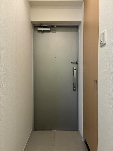 シュロス初台の玄関
