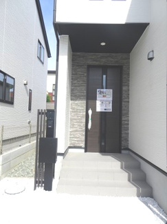 【玄関】 | 川西市大和東4丁目4の17　新築一戸建て