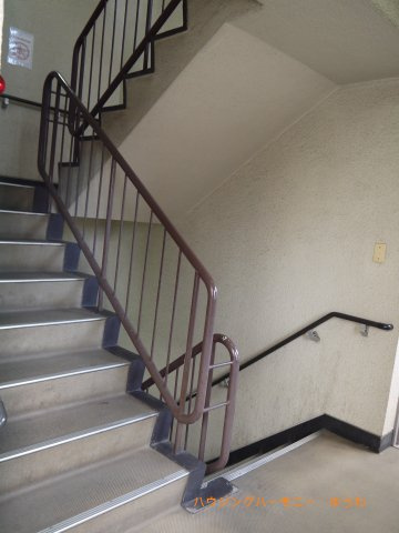 【その他共用部分】 | 本町マンション | エレベーターが無いので、上階までは、階段利用となります！