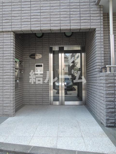 中野区野方６丁目の賃貸マンションのエントランス