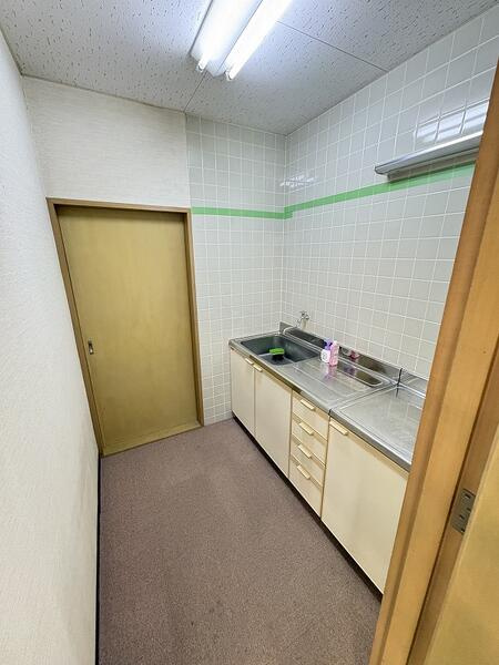 油内貸事務所兼倉庫