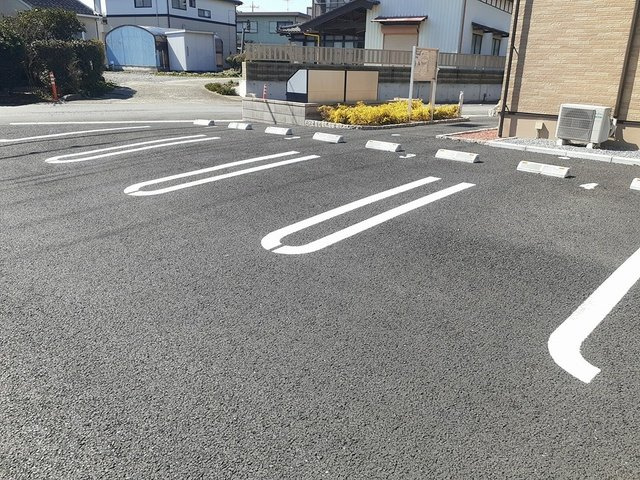 スカーレットボニカの駐車場|駐車場に車を止められます