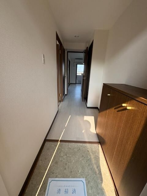 松戸市栗山の賃貸マンションの玄関|※別部屋参考写真