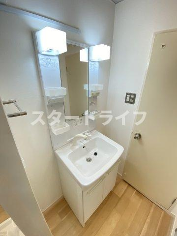 大阪市淀川区木川西１丁目の賃貸マンションの洗面所