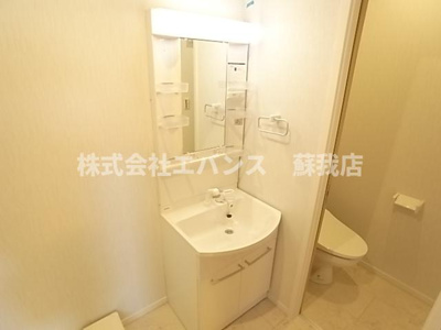 【独立洗面台】 | ウッドストック | 独立洗面台、小物を置くことができて便利です