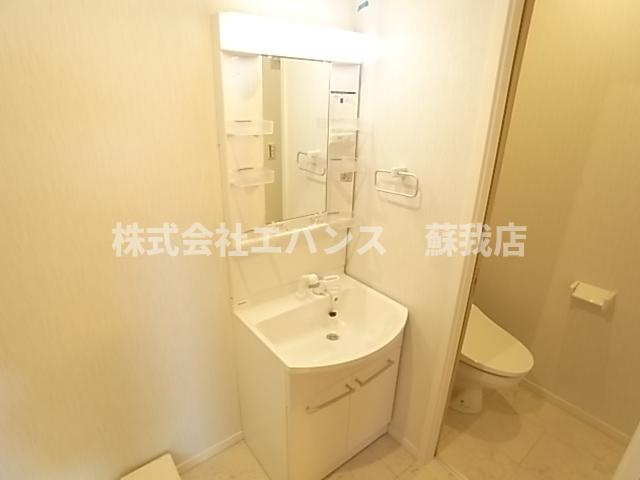 【独立洗面台】 | ウッドストック | 独立洗面台、小物を置くことができて便利です