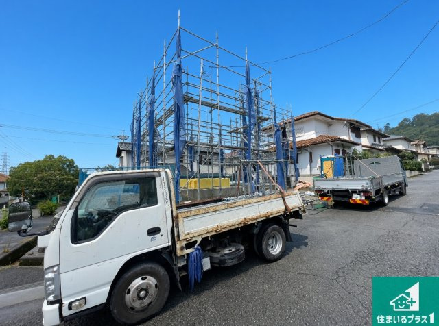 ■宝塚市中山五月台　第4期　新築一戸建ての前面道路含む現地写真|周辺は落ち着いた街並みの住宅地！子育てがしやすい住環境です！まだ未完成ですが、現地でしかわからない事もございます。是非一度ご覧ください。