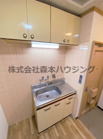 【キッチン】 | 　プチメゾン堀溝 | コンパクトなキッチンで掃除もラクラク