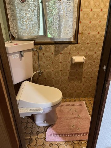 鳥取市伏野中古戸建のトイレ
