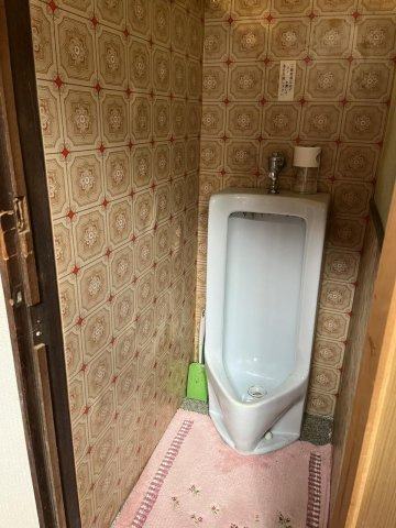 鳥取市伏野中古戸建のトイレ
