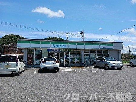 レイクサイドパレスＡの周辺|ファミリーマート高松鶴市店さんまで1600m