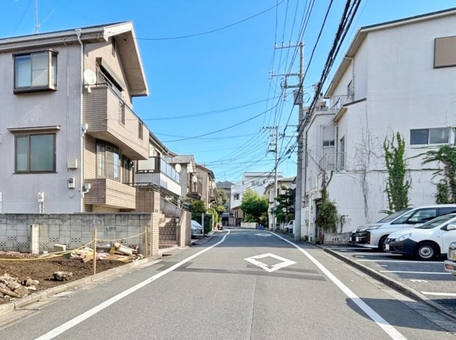 板橋東新町2丁目 全2区画 1号地の前面道路含む現地写真|南側約6.0ｍ公道に面する全2区画！
陽当たり良好♪車庫入れも安心です