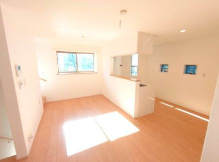 豊島区南大塚2丁目戸建の居間・リビング