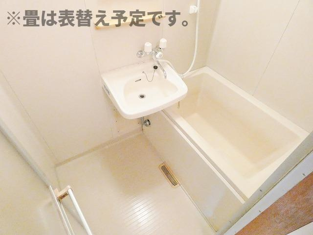 宏英ハイムの浴室