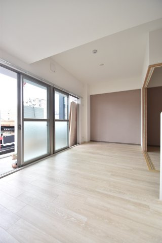 大阪市城東区新喜多２丁目の賃貸マンションの居間・リビング
