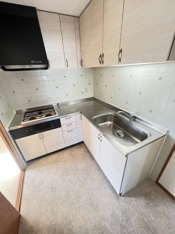 尼崎市東園田町５丁目の賃貸マンションのキッチン|きれいなキッチンです