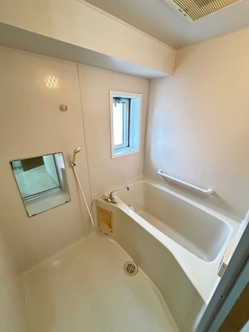 尼崎市東園田町５丁目の賃貸マンションの浴室|落ち着いた空間のお風呂です
